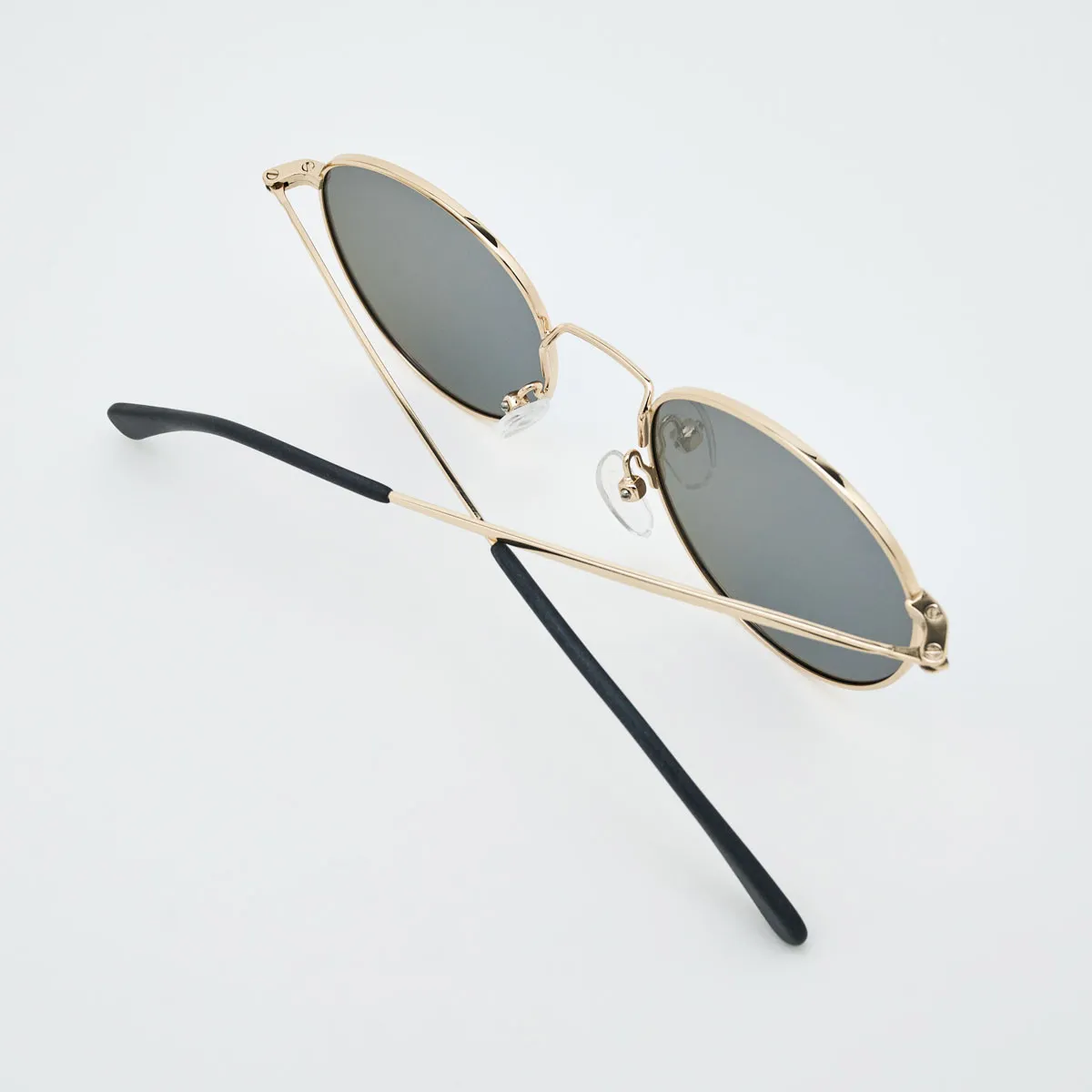 Indiana Round Metal Sunglasses – American Retro Unisex
