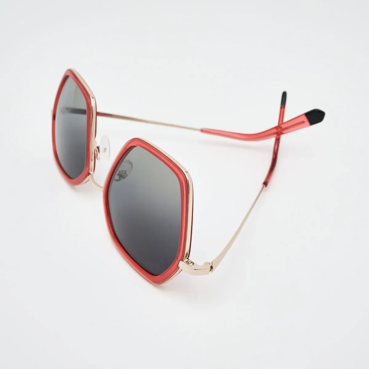 Agatha Hexagon Oversize — Elegant Charisma