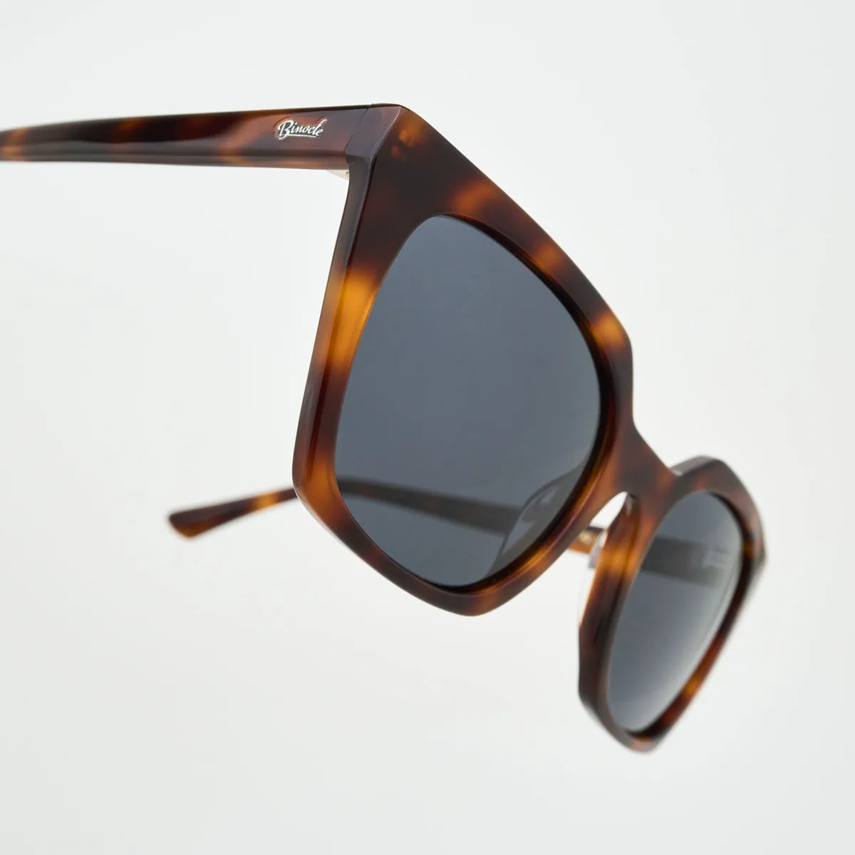 Manhattan Women’s Sunglasses – Retro 60s Butterfly