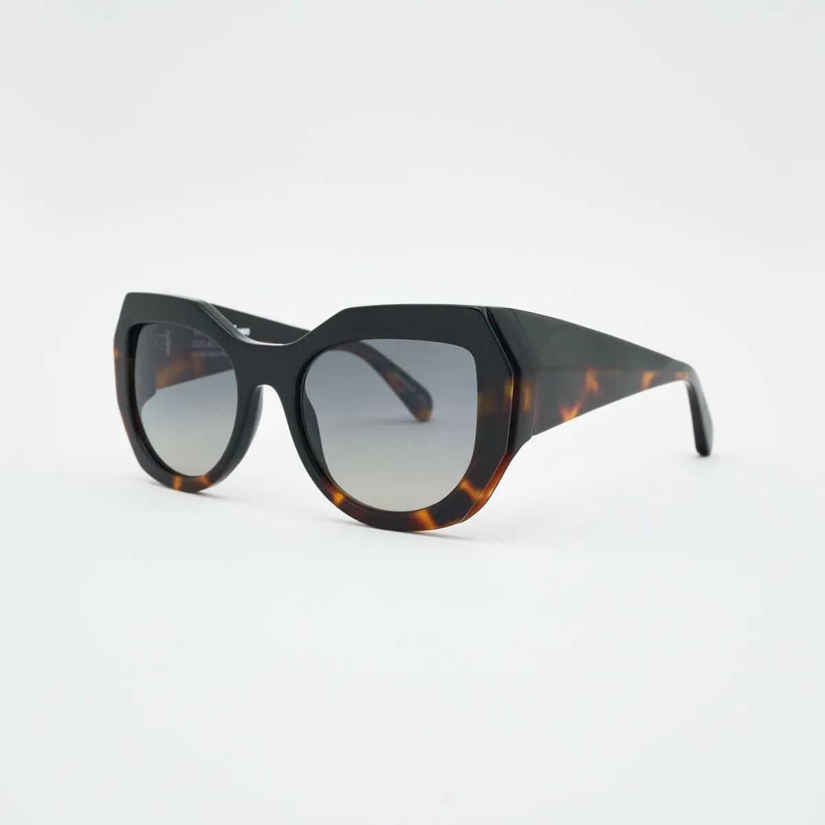 Lunettes Thöria oversize — Lunettes de soleil IA