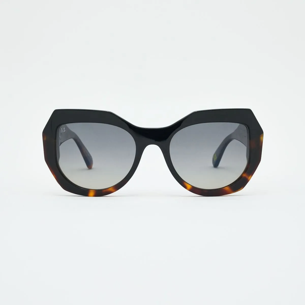 Lunettes Thöria oversize — Lunettes de soleil IA