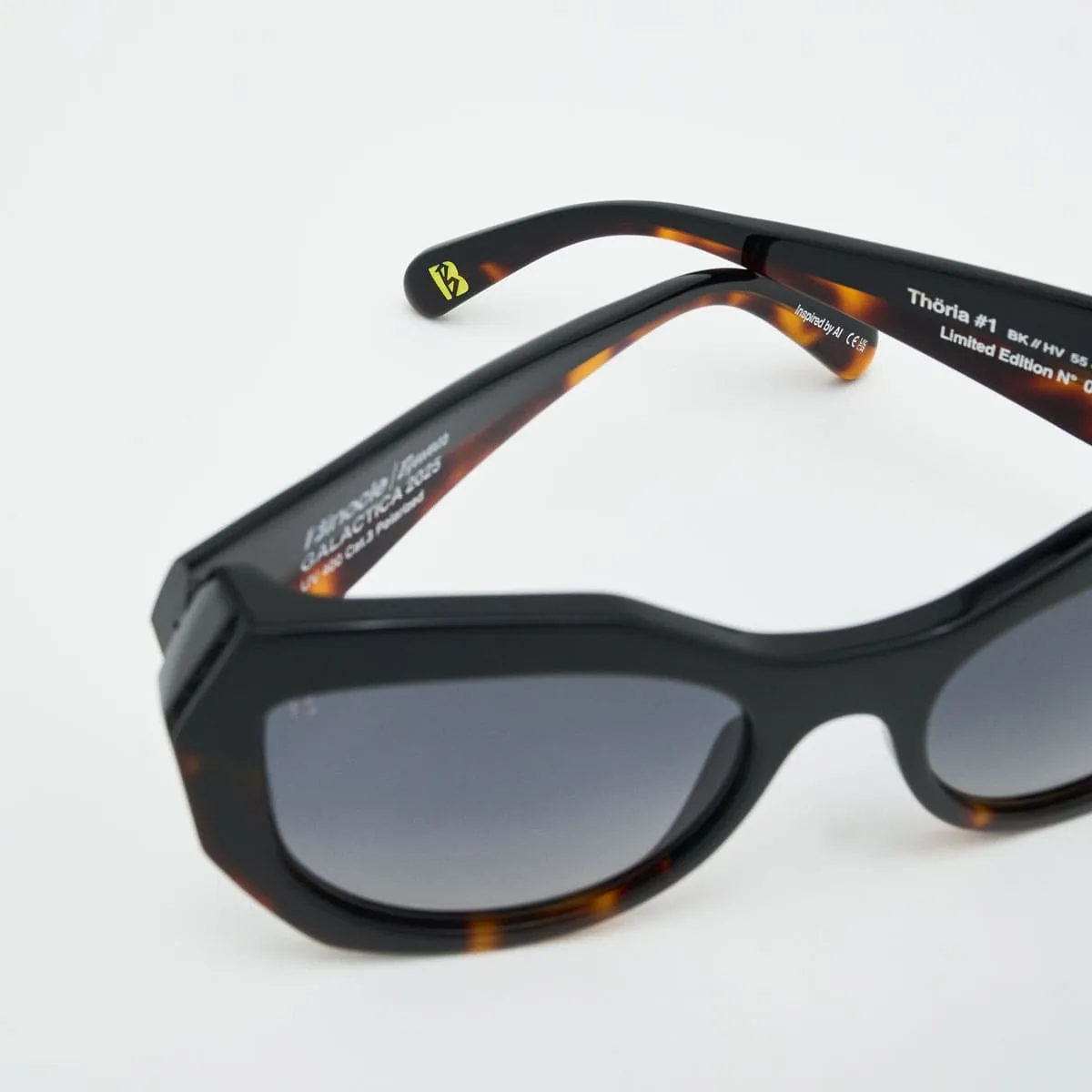 Lunettes Thöria oversize — Lunettes de soleil IA