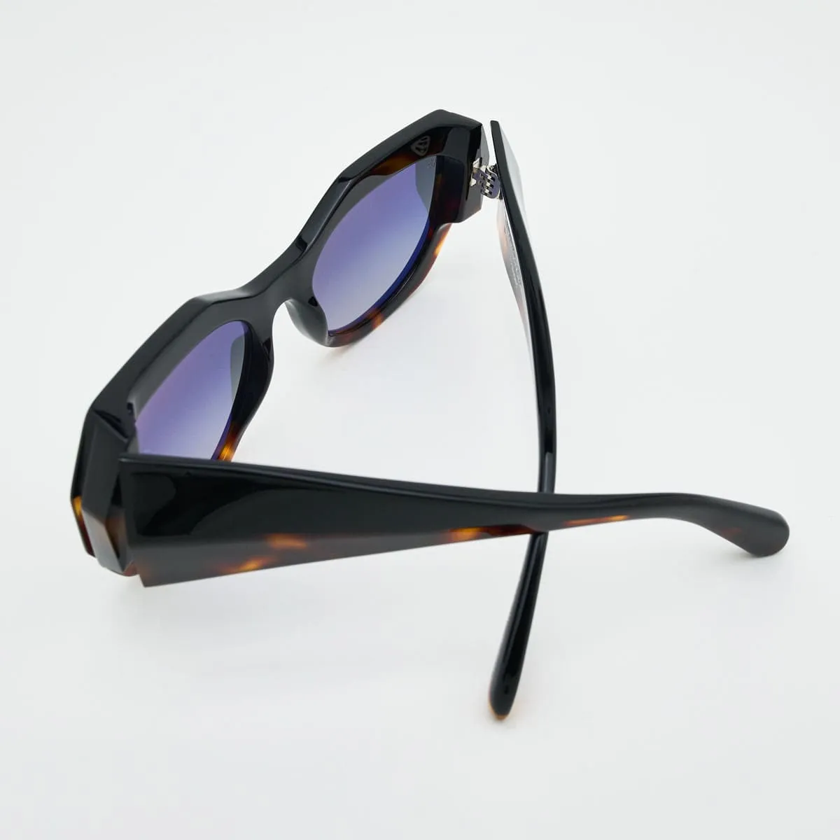 Lunettes Thöria oversize — Lunettes de soleil IA