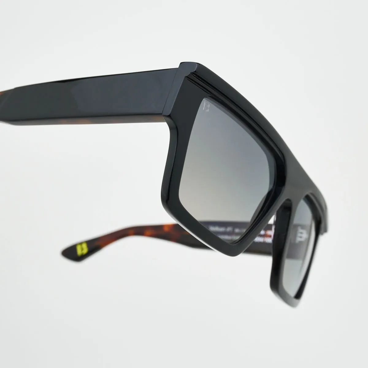 Velkan Oversize — IA sunglasses