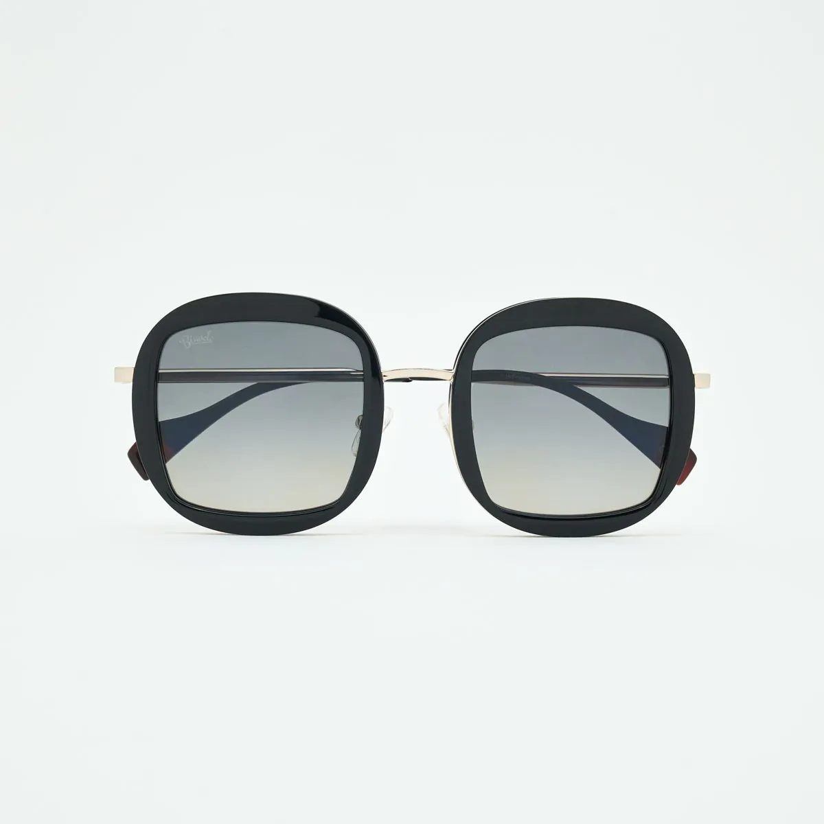 Selena Hybrid — Bold Original Design