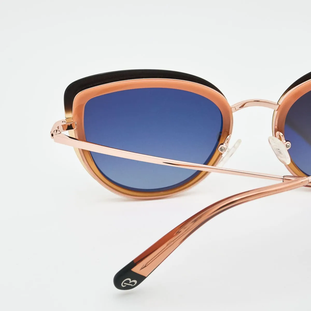 Lunettes Giulia oversize papillon — Glamour élégant