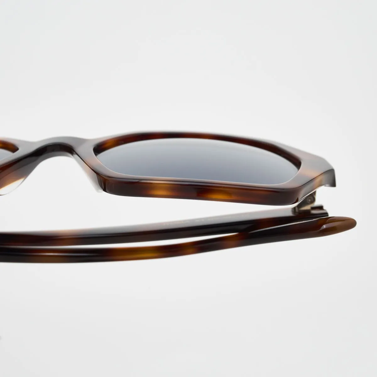 Roma Sunglasses – Elegant Italian Hexagonal Frame