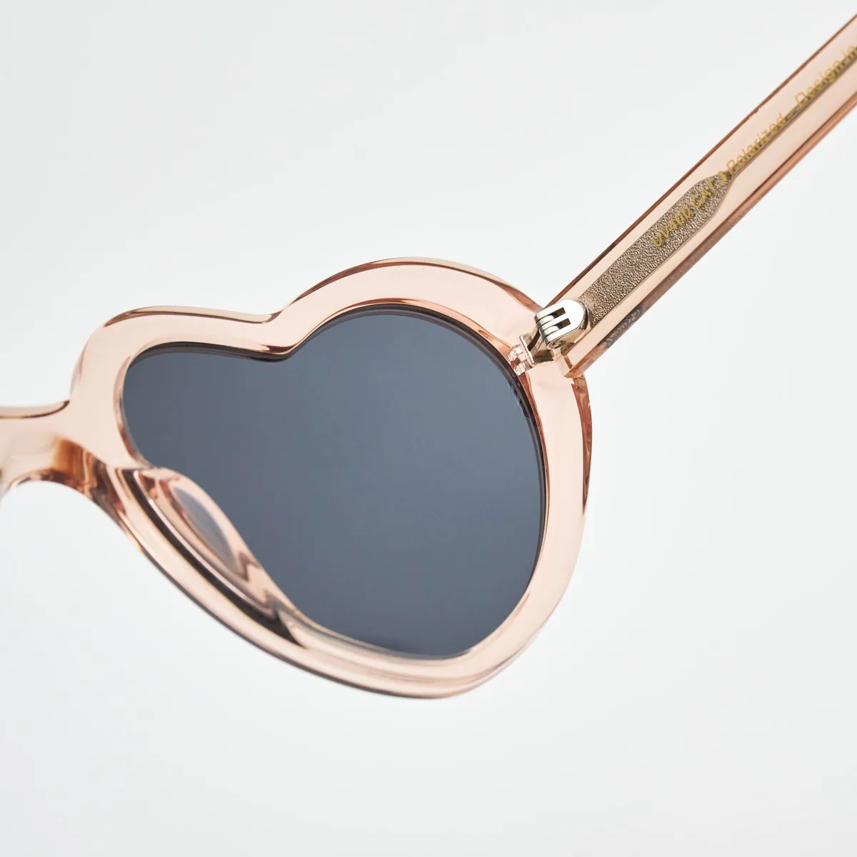 Venezia Sunglasses – Trendy Heart-Shaped Frame 2025