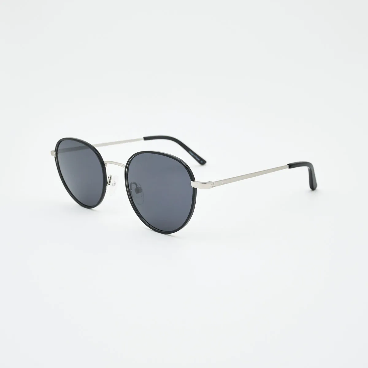 Toronto Round Metal Sunglasses – Modern Sophistication
