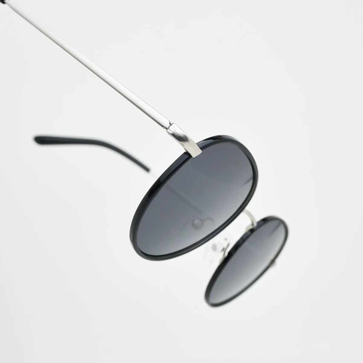 Toronto Round Metal Sunglasses – Modern Sophistication