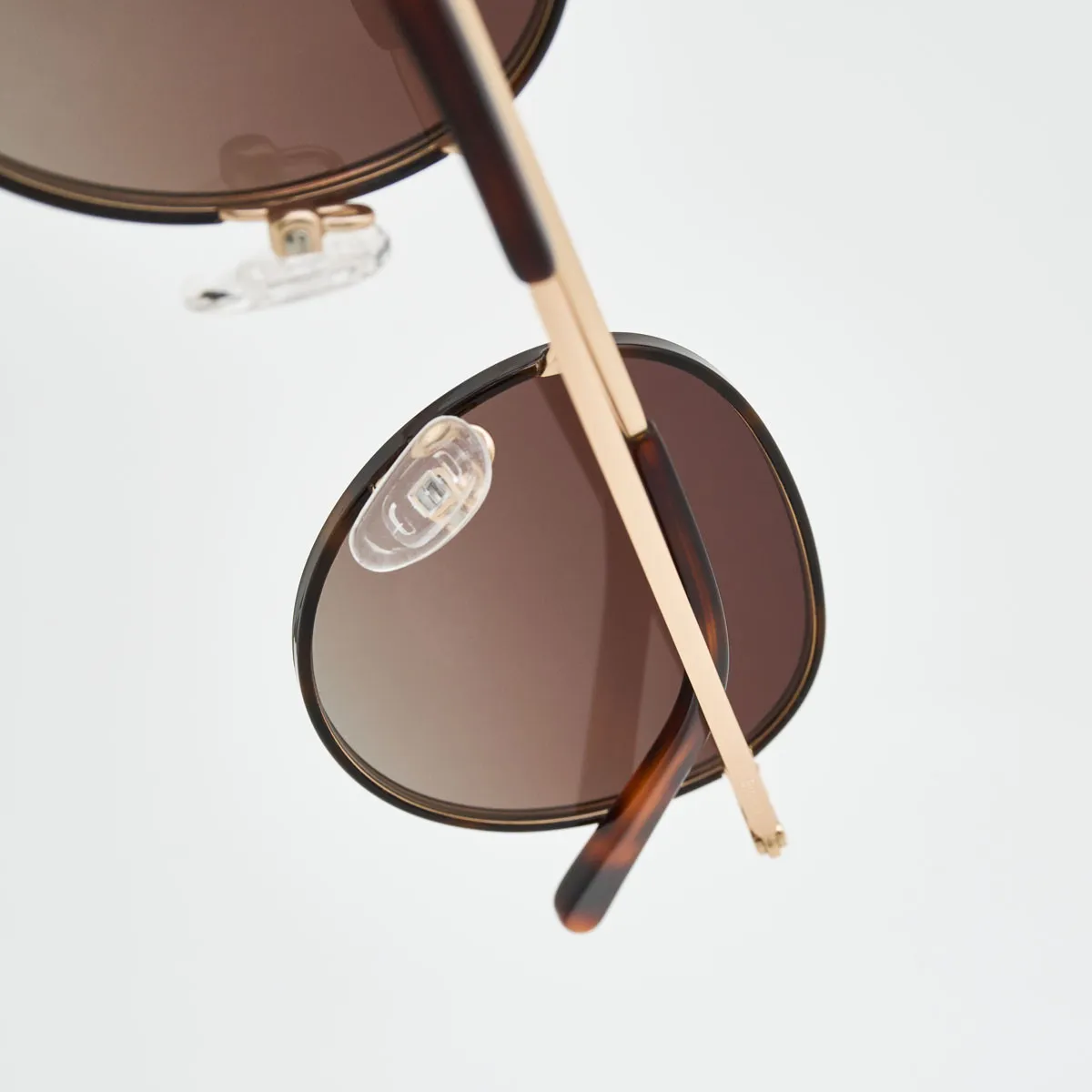 Toronto Round Metal Sunglasses – Modern Sophistication