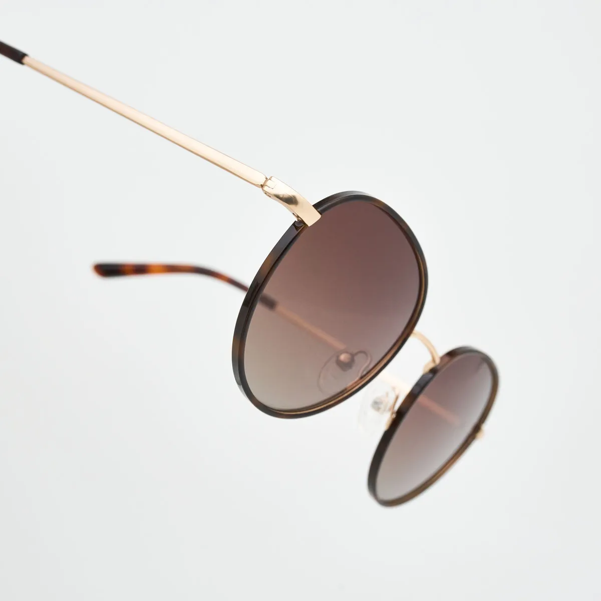 Toronto Round Metal Sunglasses – Modern Sophistication