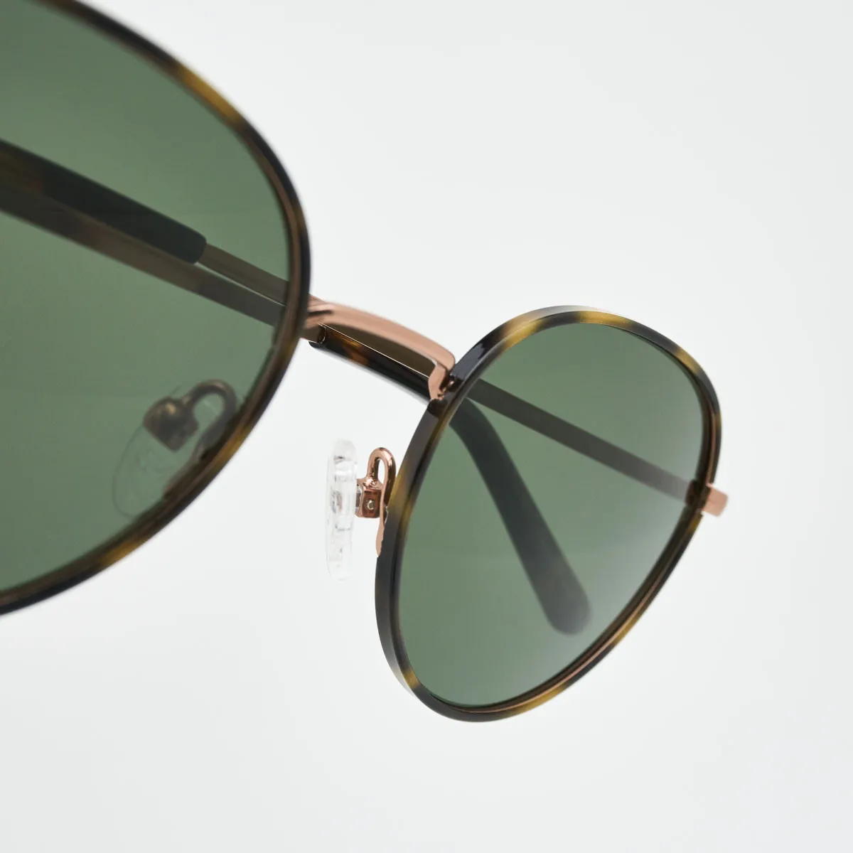 Toronto Round Metal Sunglasses – Modern Sophistication