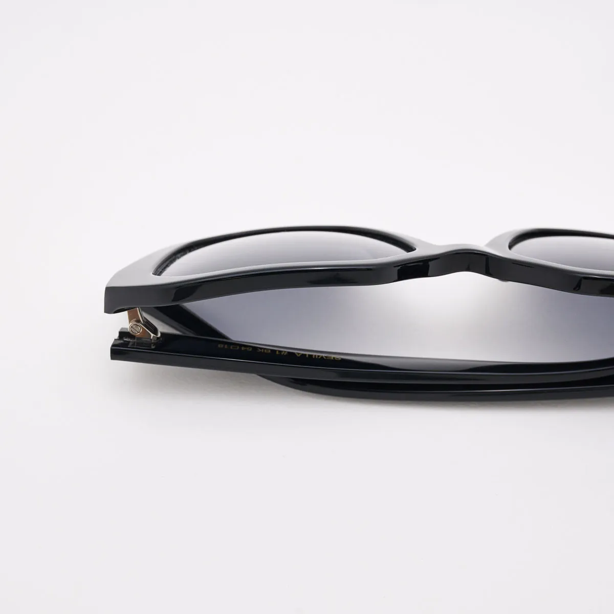 Sevilla Oversized Sunglasses – Trendy Square Summer 2025