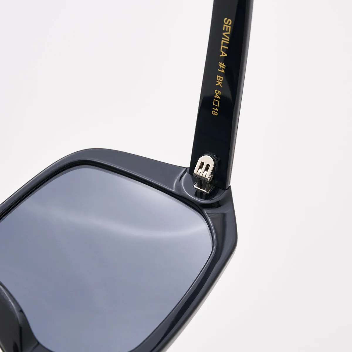Sevilla Oversized Sunglasses – Trendy Square Summer 2025