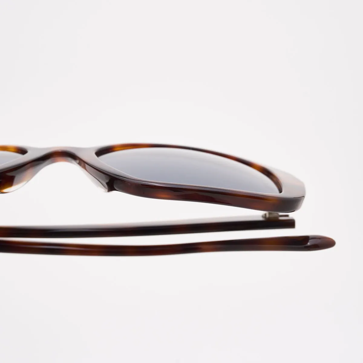 Sevilla Oversized Sunglasses – Trendy Square Summer 2025