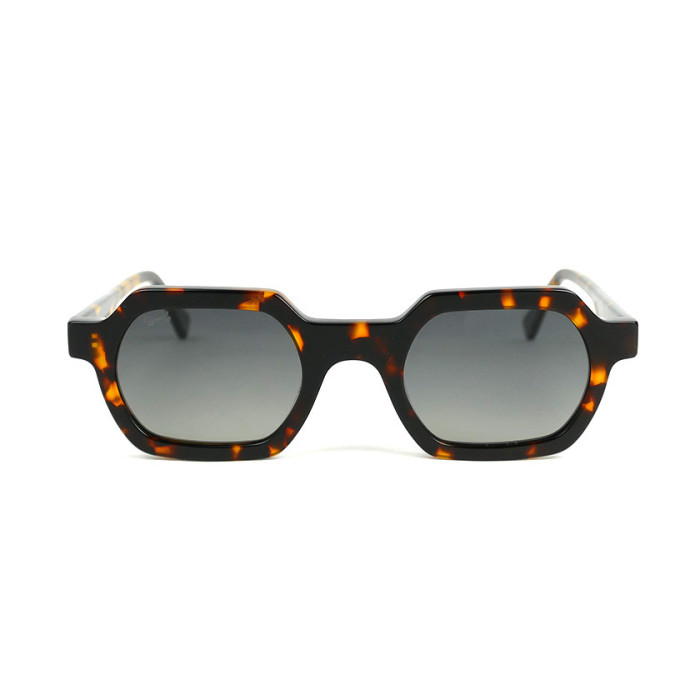 John Outlet – Style Minimaliste à Prix Réduit