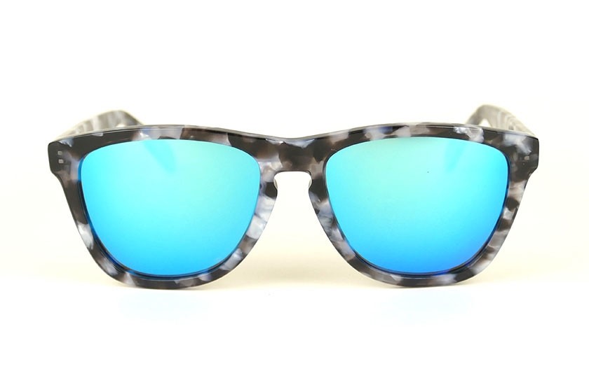 Ivory - Ice Blue Lenses