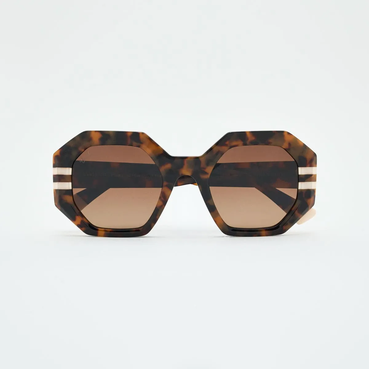 Claudia Geometric Women — Timeless Elegance