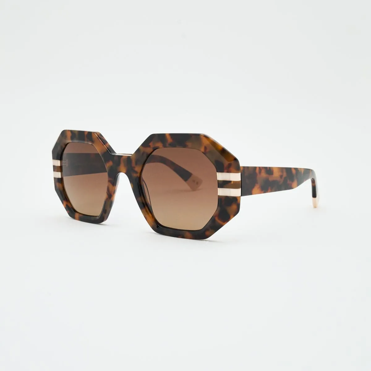 Claudia Geometric Women — Timeless Elegance