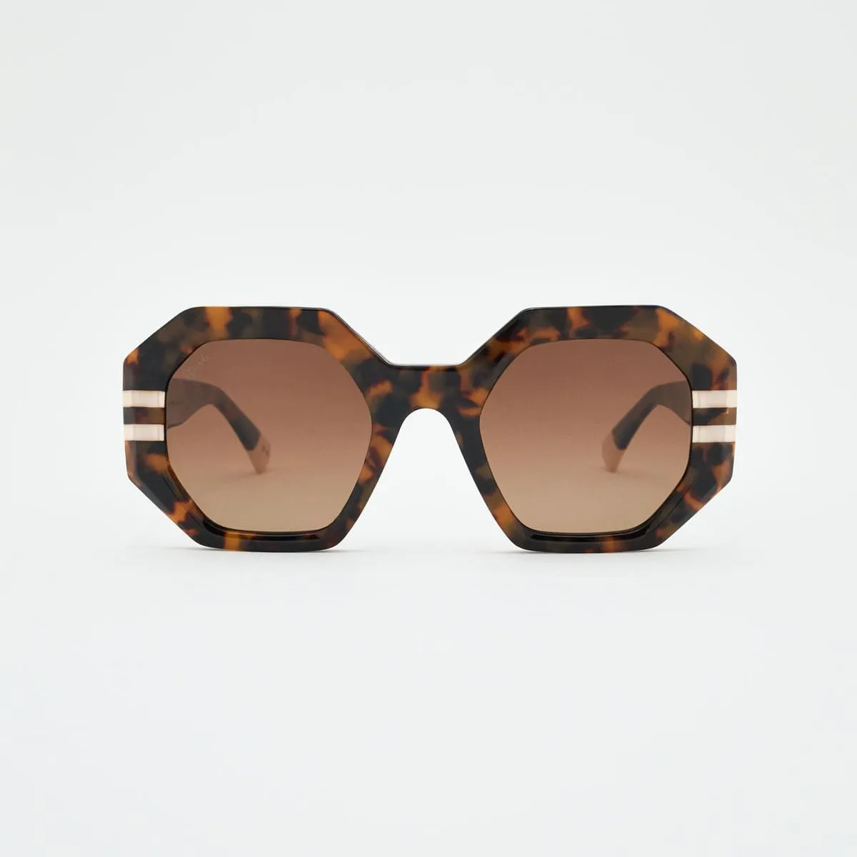 Claudia Geometric Women — Timeless Elegance