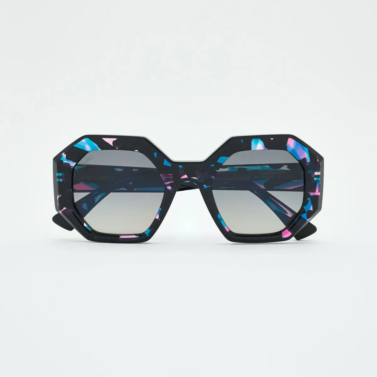 Claudia Geometric Women — Timeless Elegance