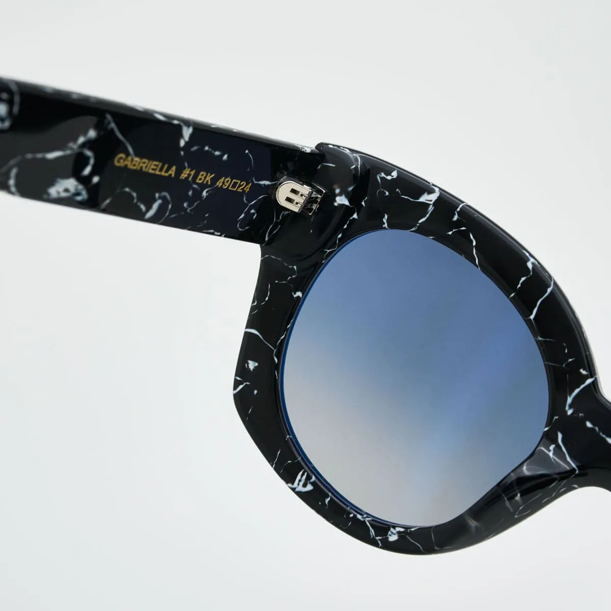 Gabriella Faceted Women — Elegant Creativity