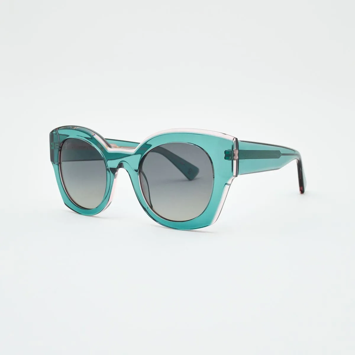 Gabriella Faceted Women — Elegant Creativity