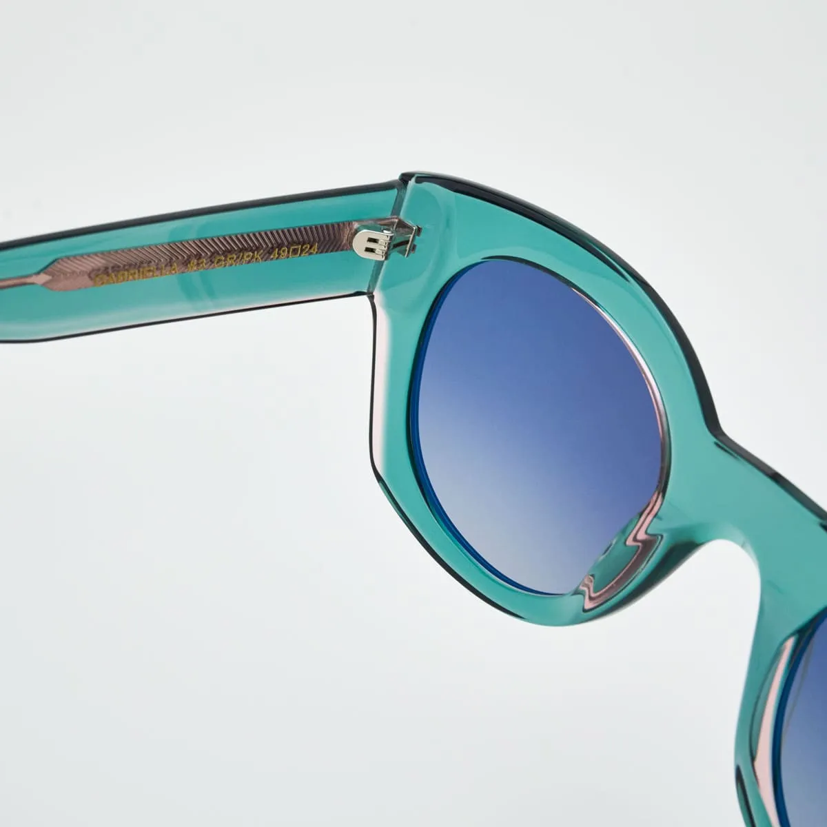 Gabriella Faceted Women — Elegant Creativity