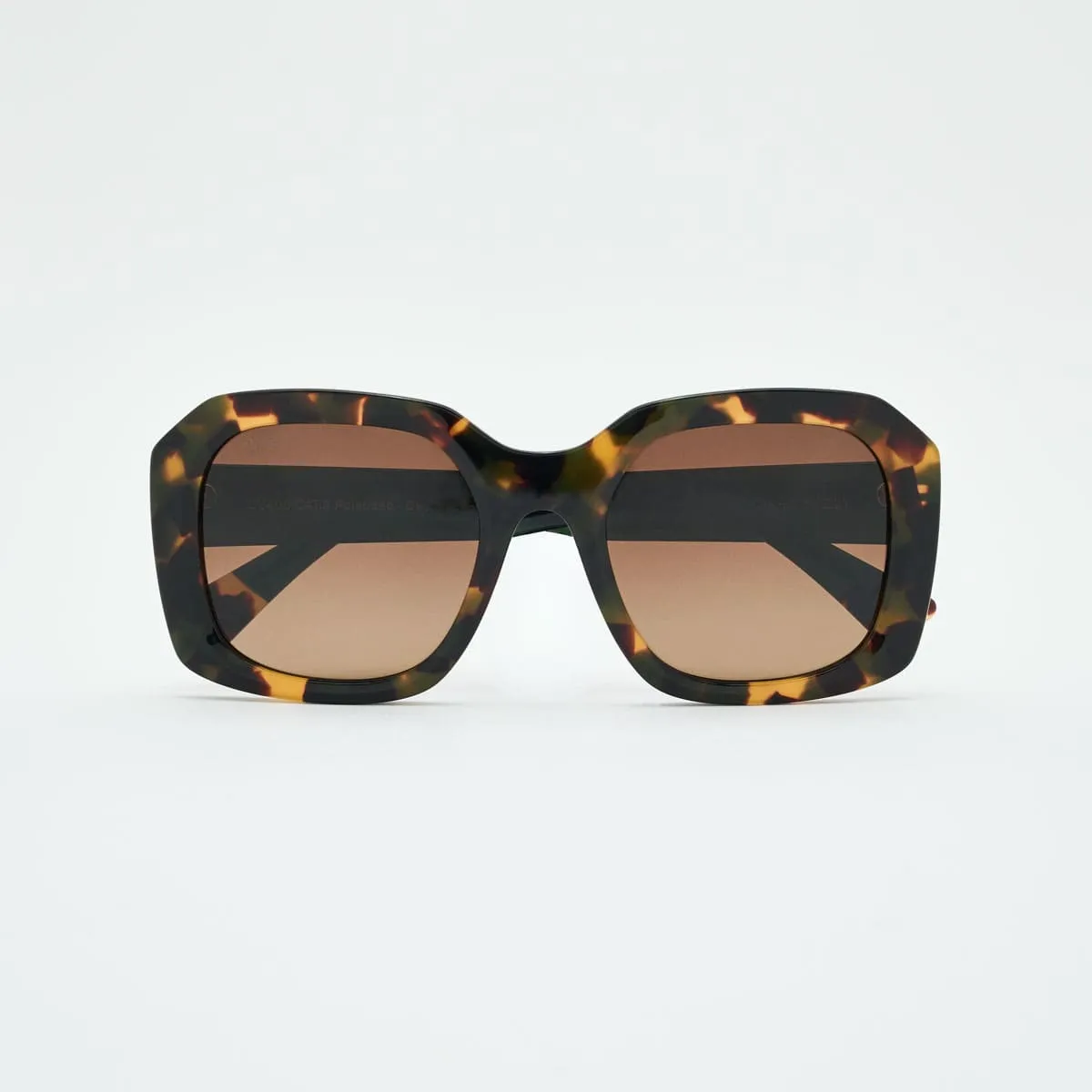 Isabella Oversize — Iconic Refined Presence