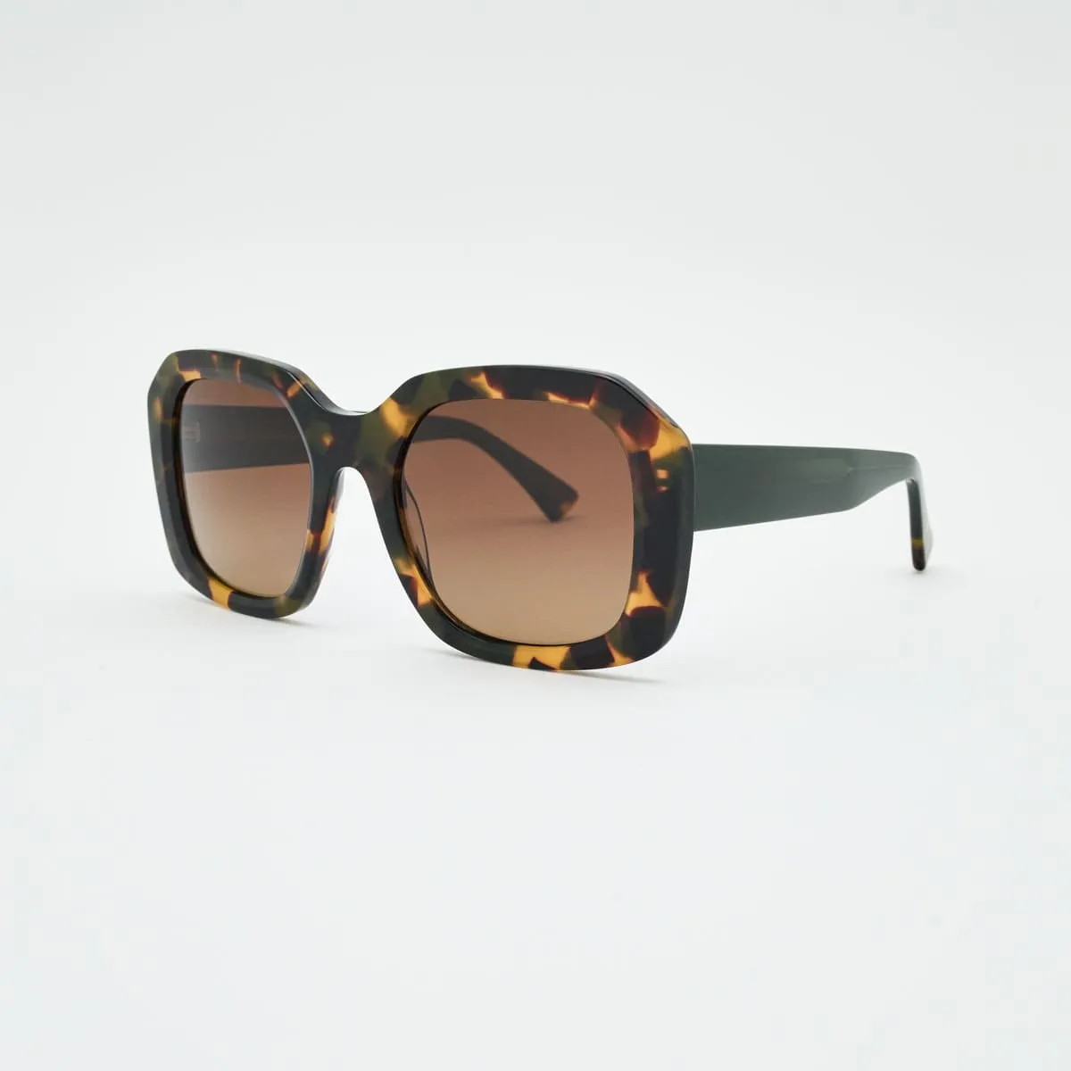 Isabella Oversize — Iconic Refined Presence