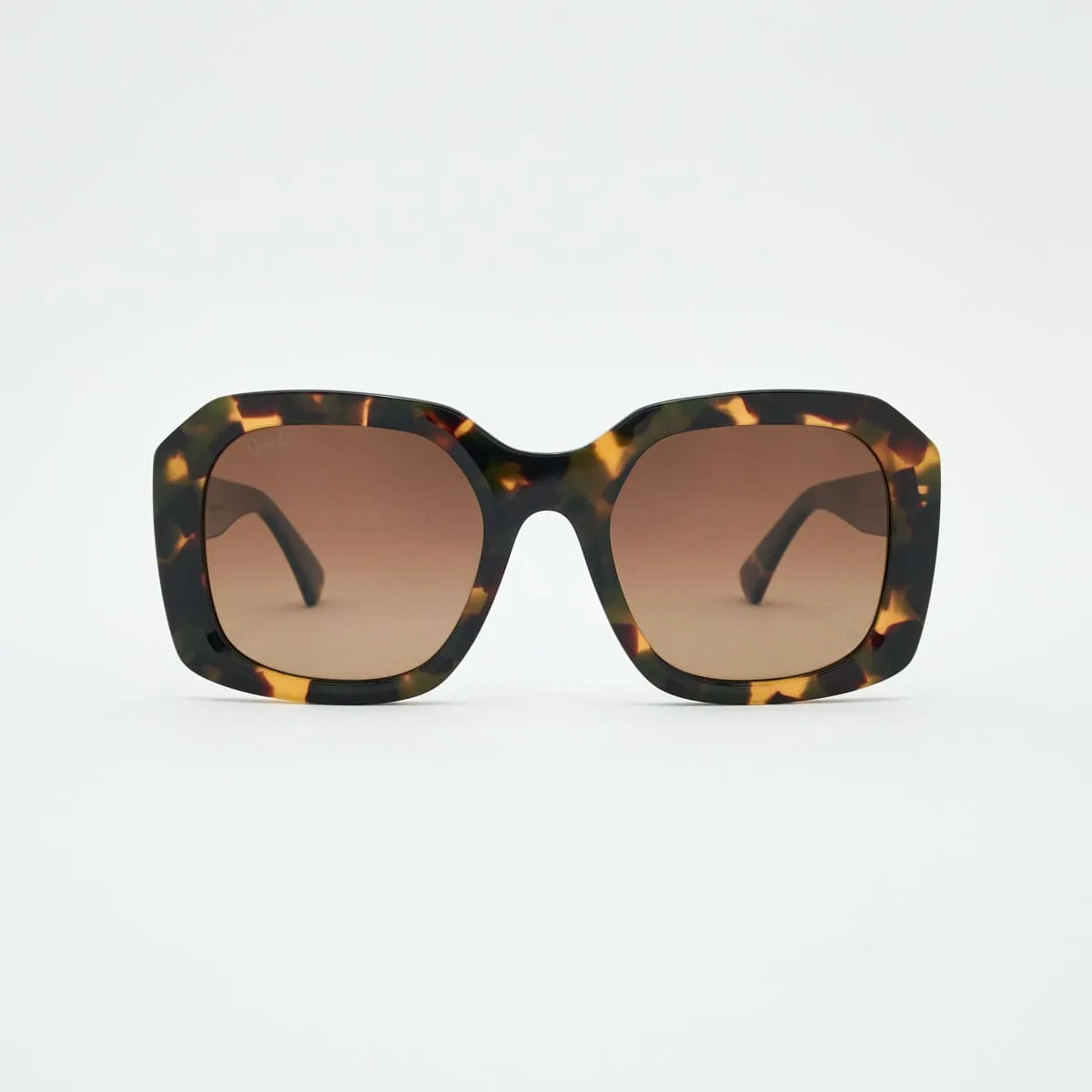Isabella Oversize — Iconic Refined Presence
