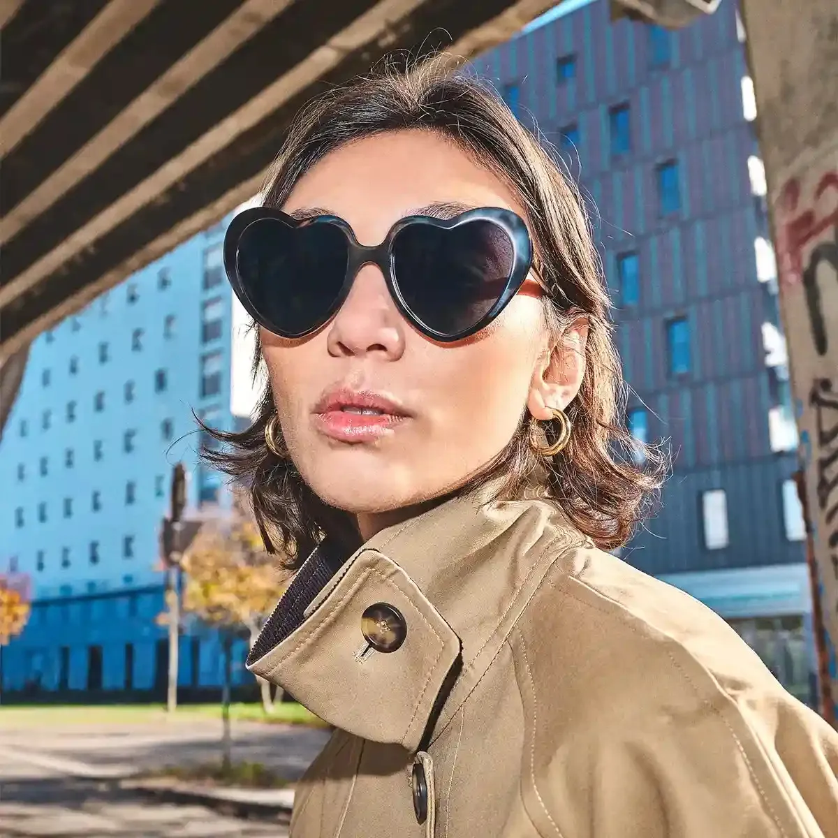 Venezia Sunglasses – Trendy Heart-Shaped Frame 2025
