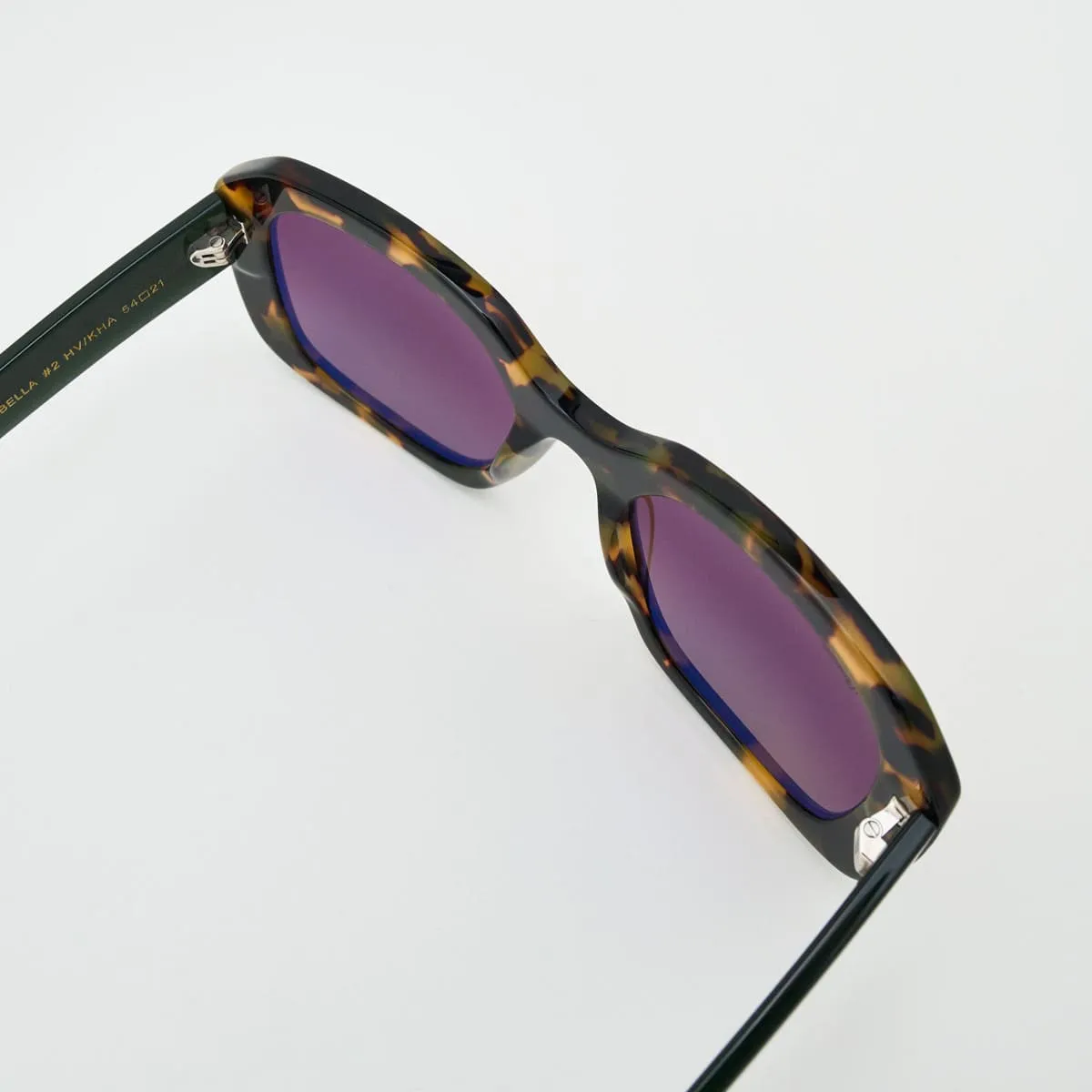 Isabella Oversize — Iconic Refined Presence