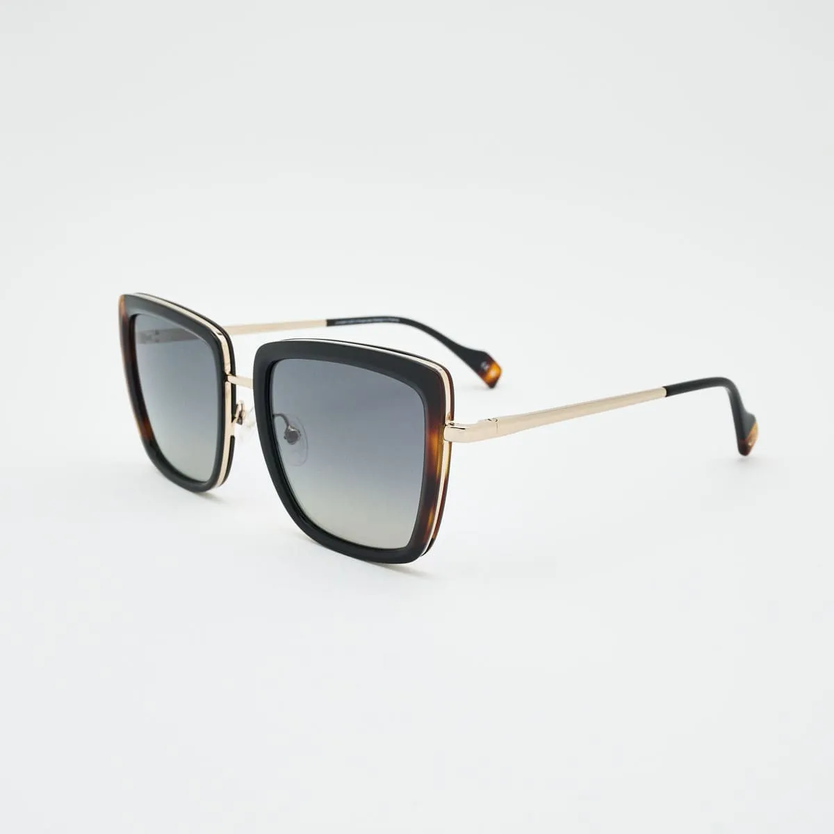 Carla Square Seventies — Timeless Glamour