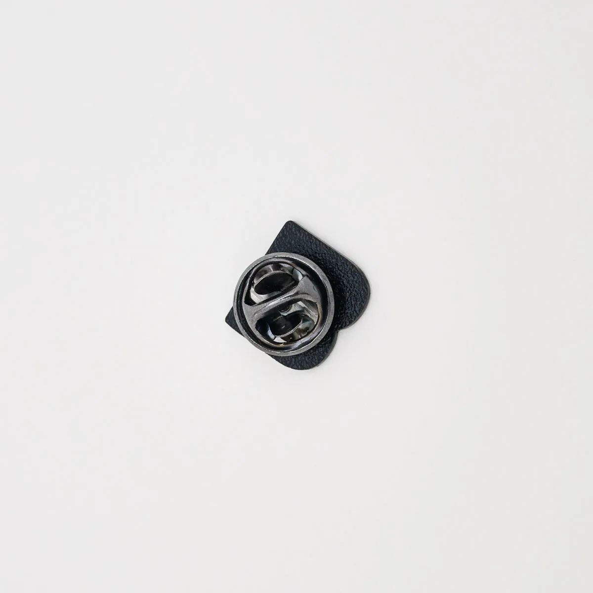 Pin’s émaillé Binocle | Logo métal noir officiel