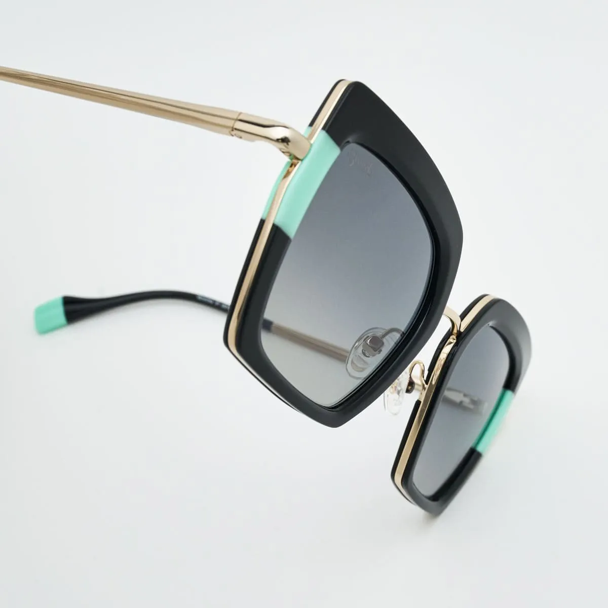 Lunettes Veronika carrées — Modernité élégante libre