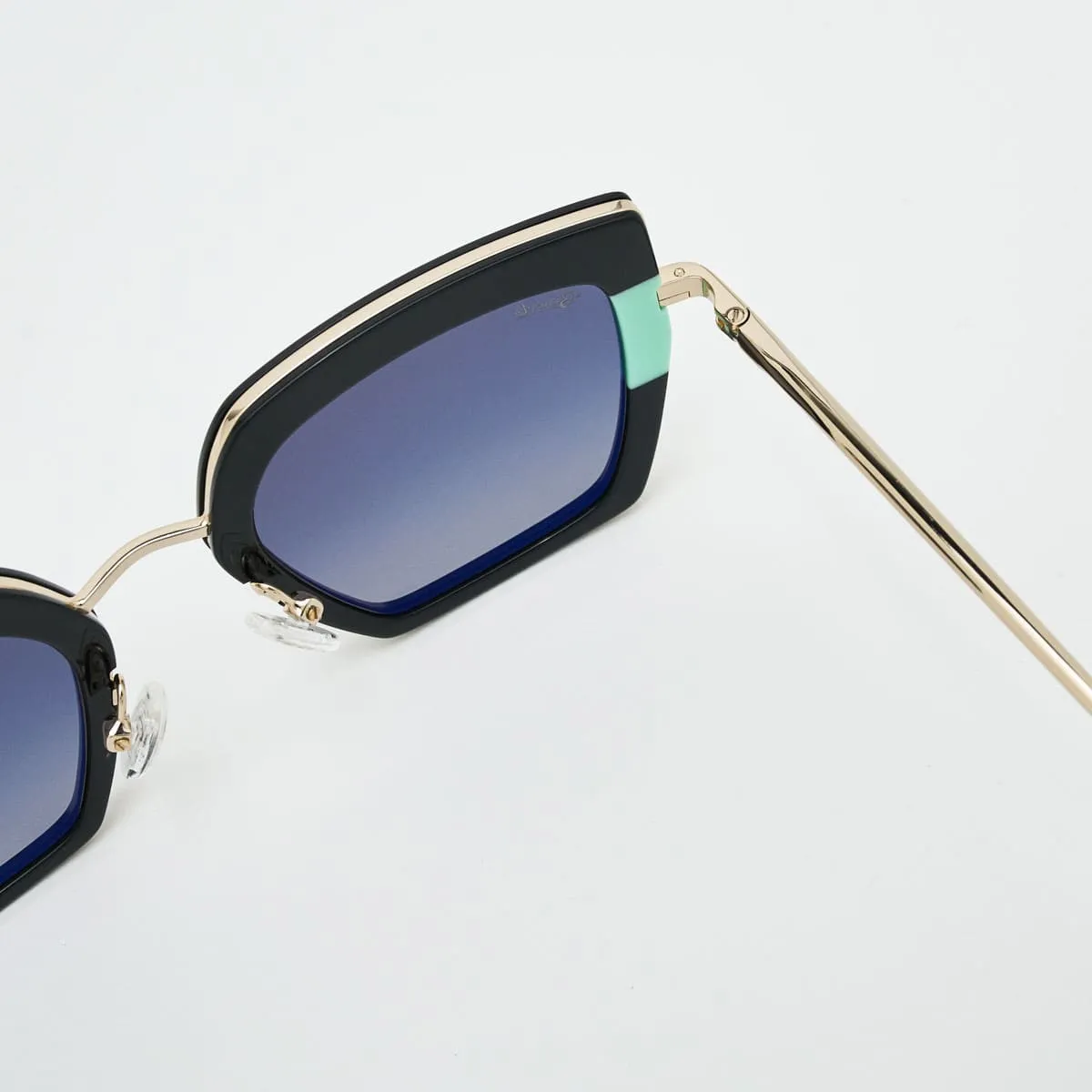 Lunettes Veronika carrées — Modernité élégante libre