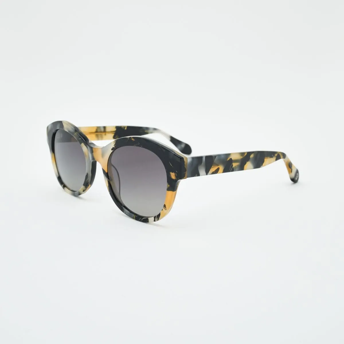 Sophia Butterfly — Refined Casual Elegance
