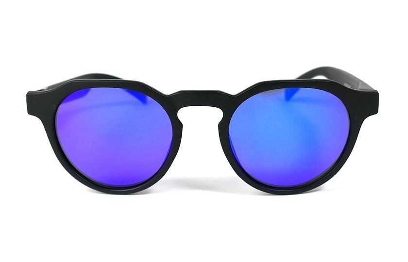 Black - Blue glasses - Black