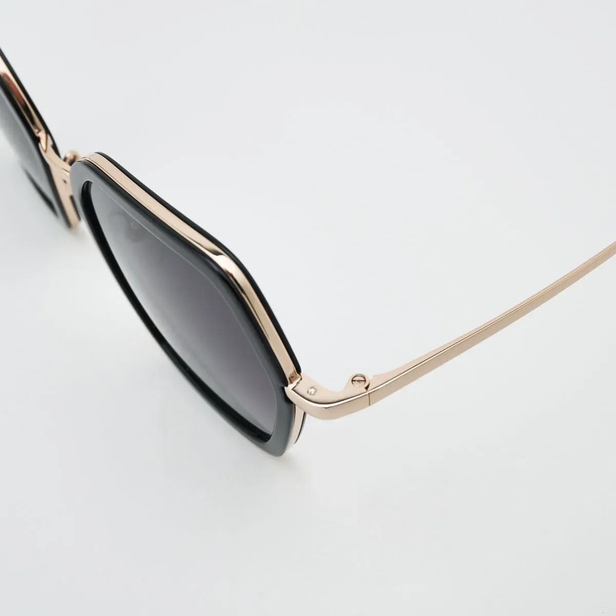 Lunettes Agatha hexagonales oversize — Charisme élégant