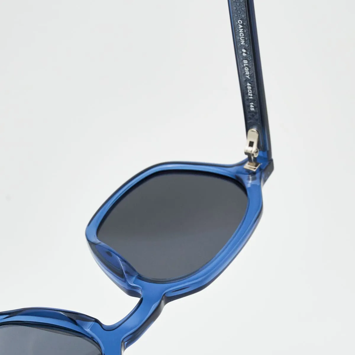 Cancun Sunglasses – Small Size Trendy Tropical Urban