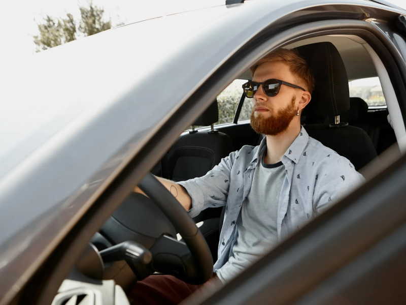 Comment choisir ses lunettes de soleil pour conduire ?
