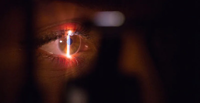 Se faire opérer des yeux : comment et pourquoi ?